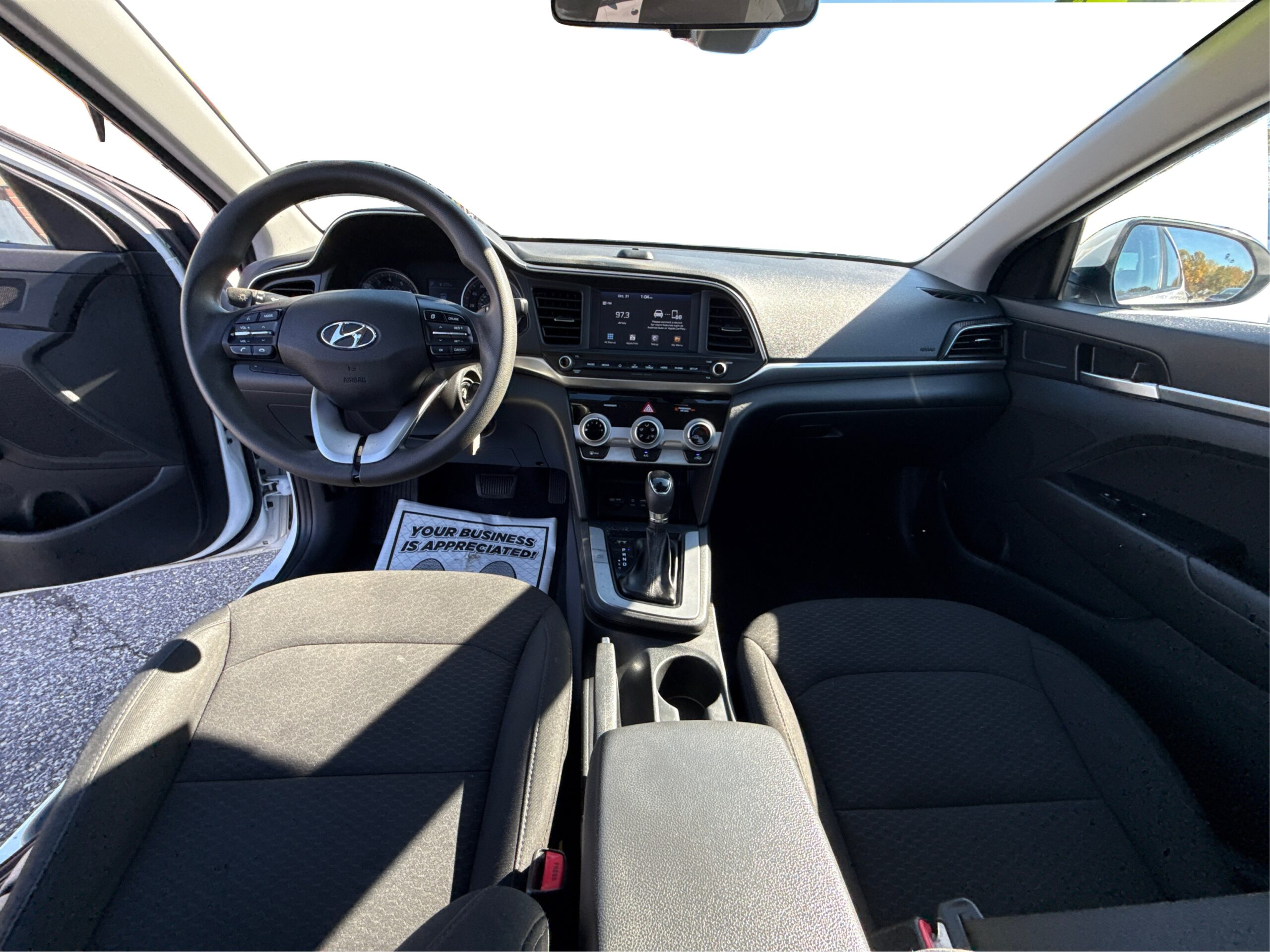 2_white_1761930254_in_001_1