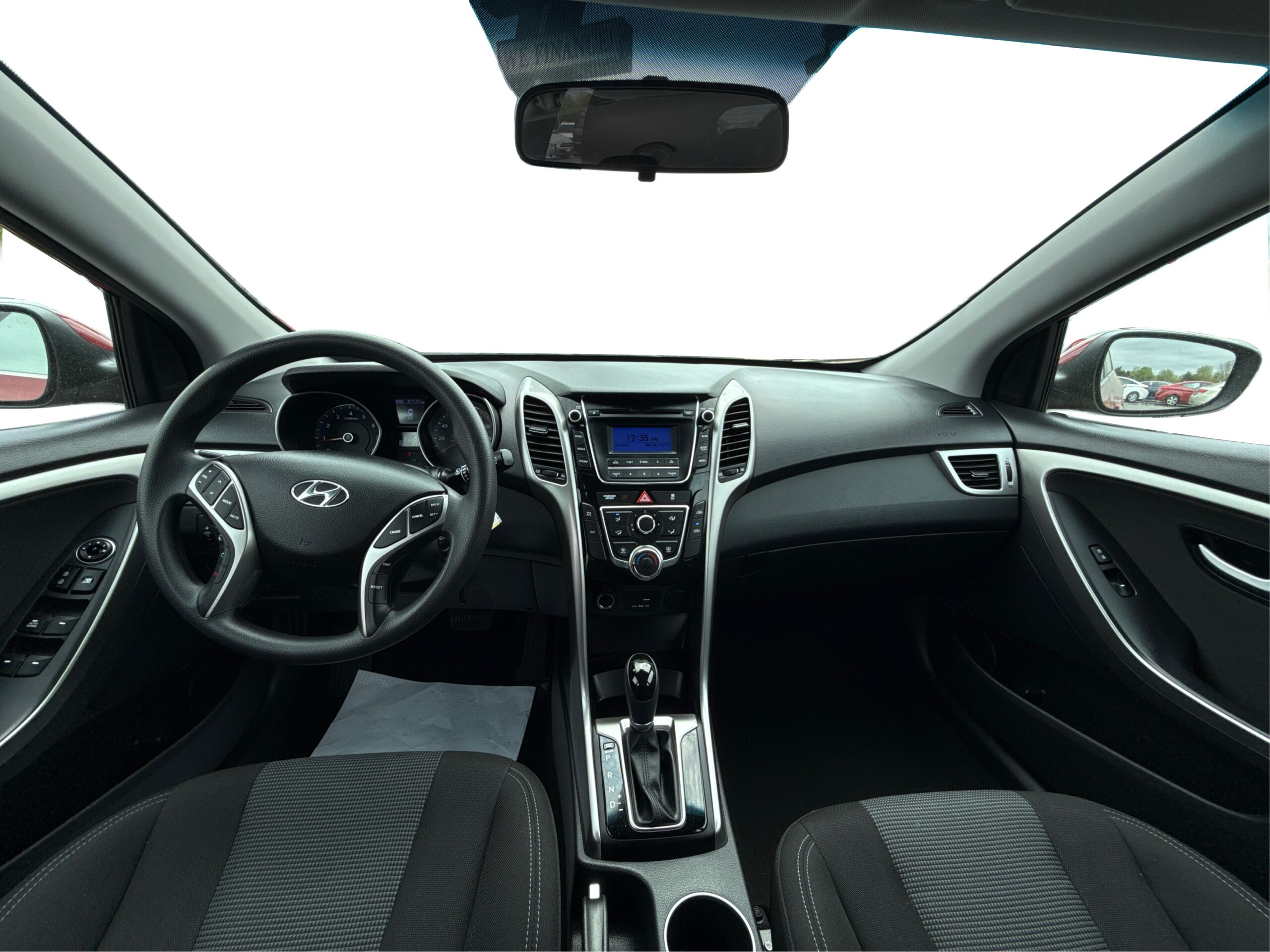 2_white_1745256949_in_001_1