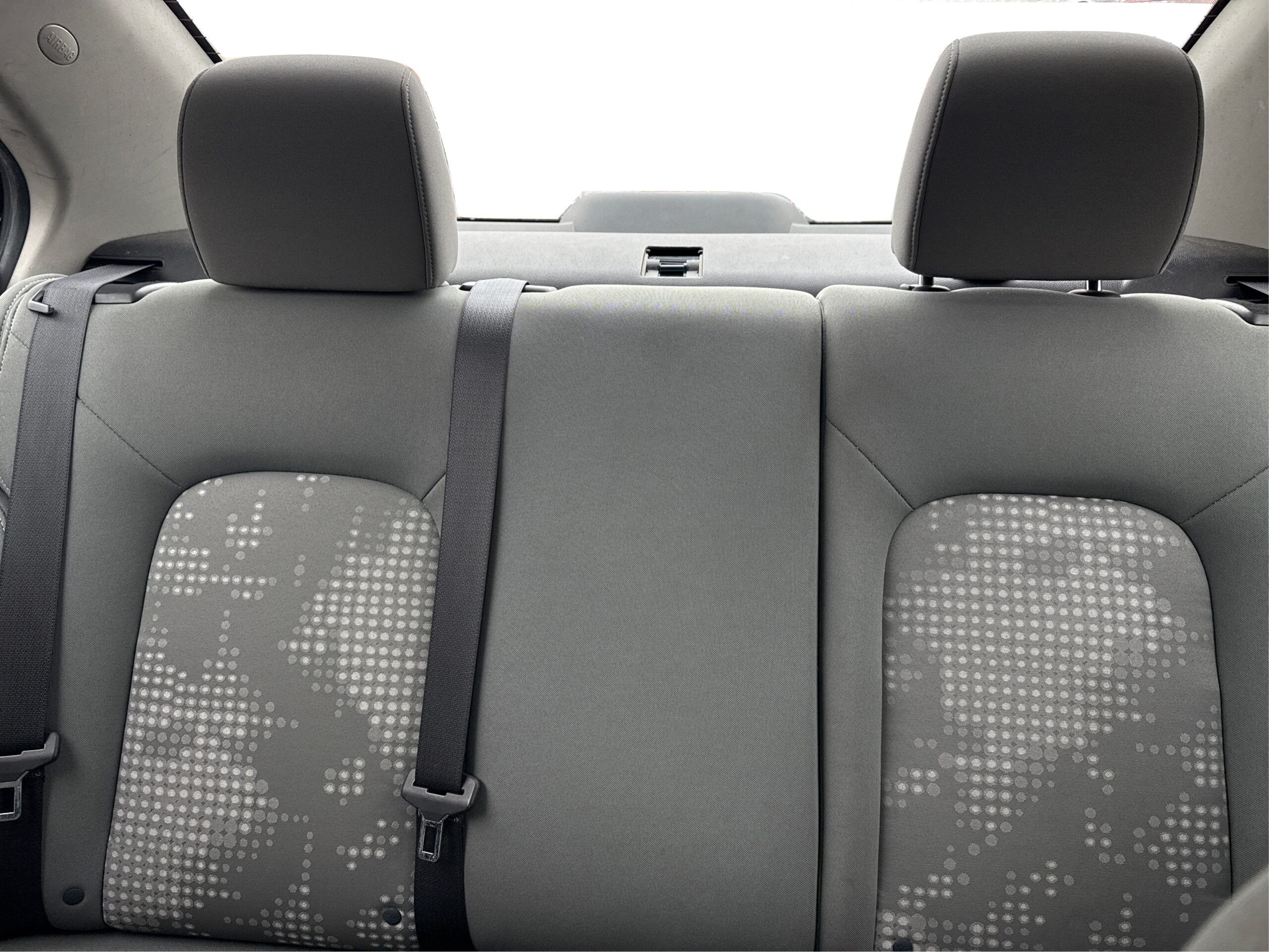 2_white_1763566945_in_001_2