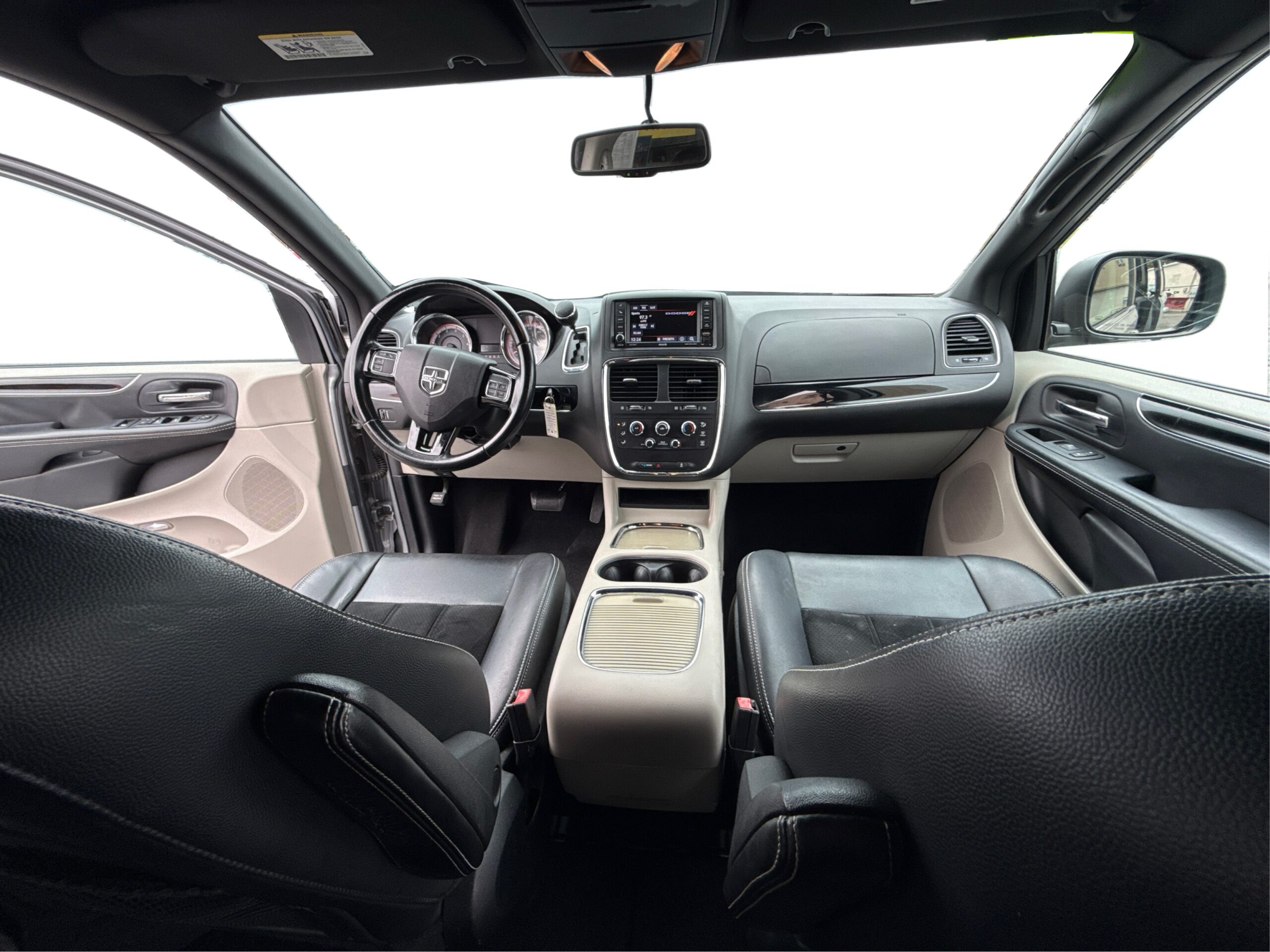 2_white_1764089568_in_001_1