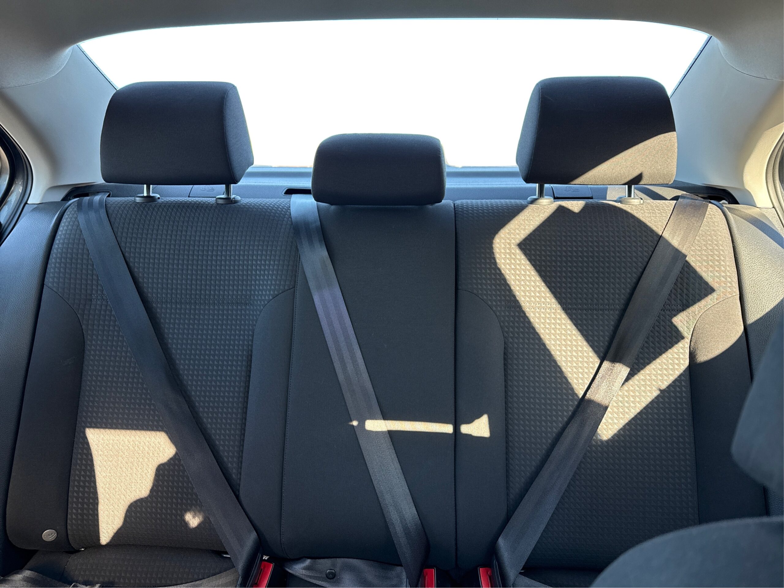 2_white_1769782970_in_001_2