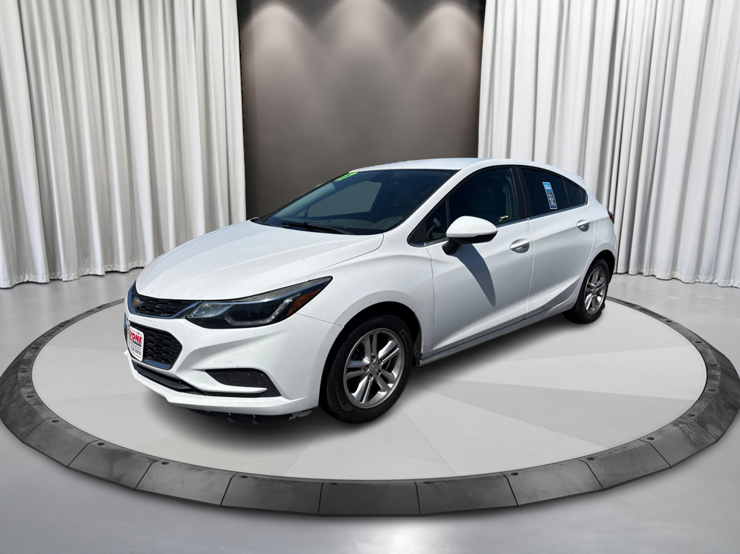 2017 Chevrolet Cruze LT Hatchback Auto's photo