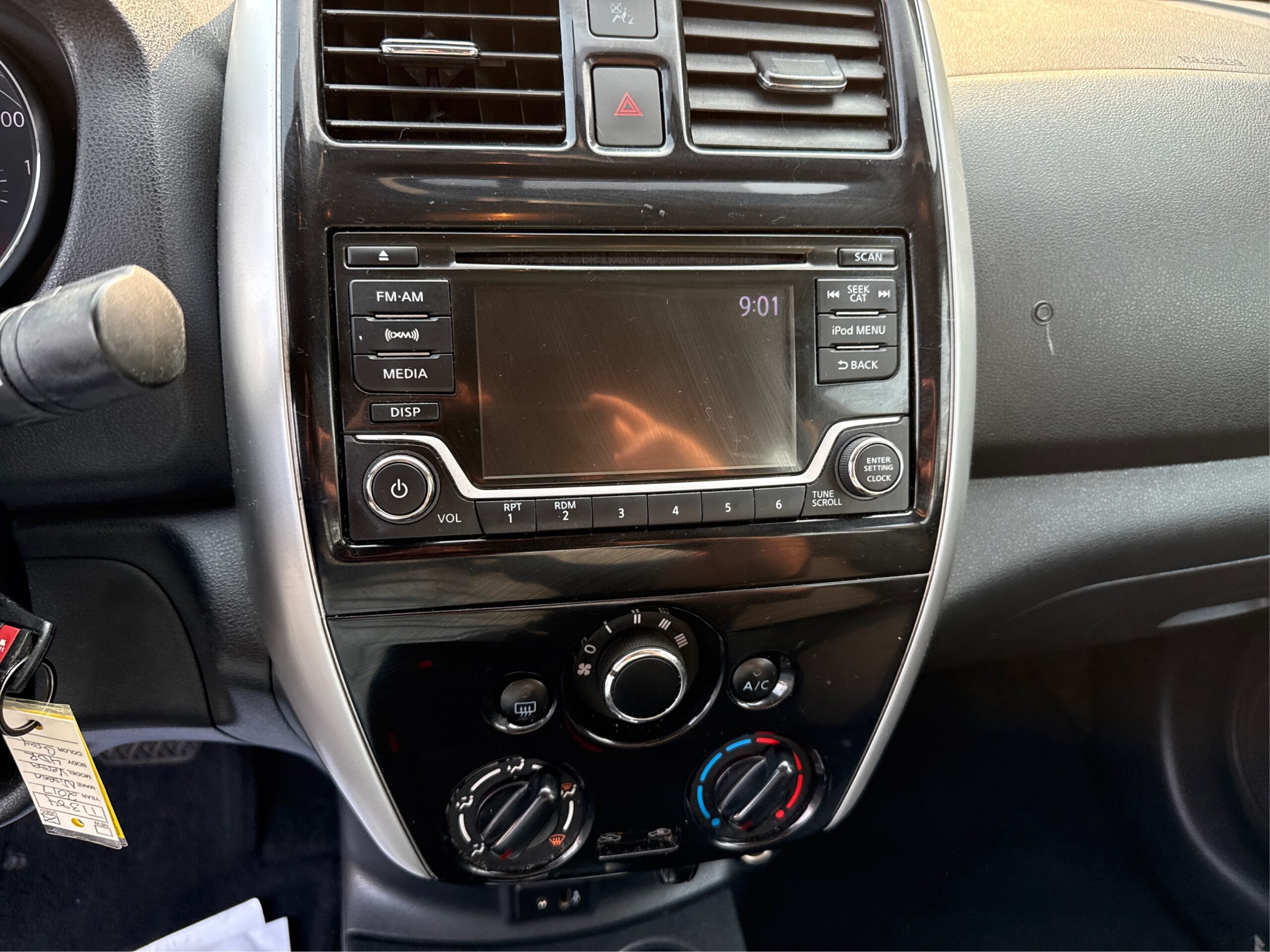 2017 Nissan Versa Sedan SV - Photo 11