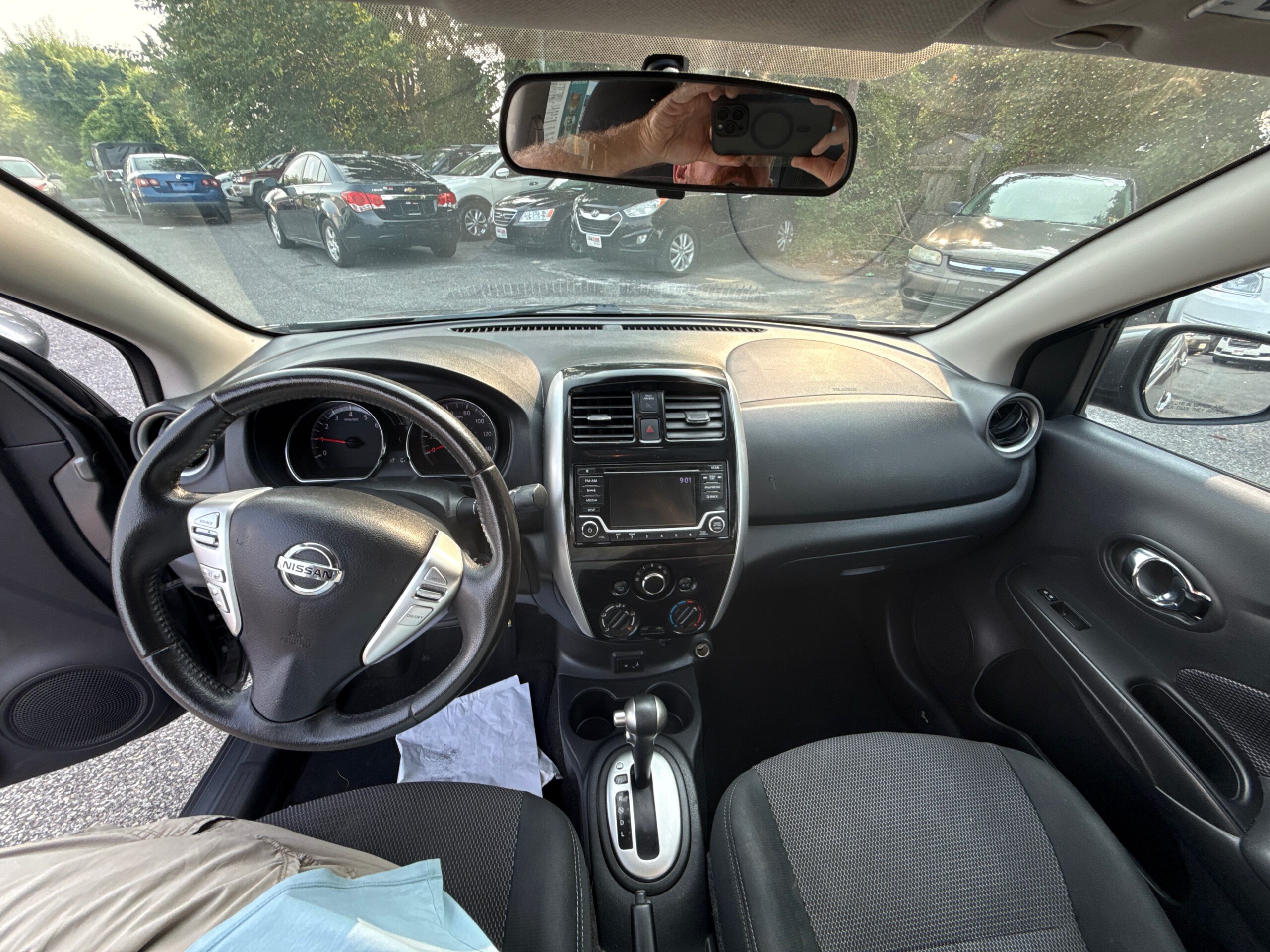 2017 Nissan Versa Sedan SV - Photo 15