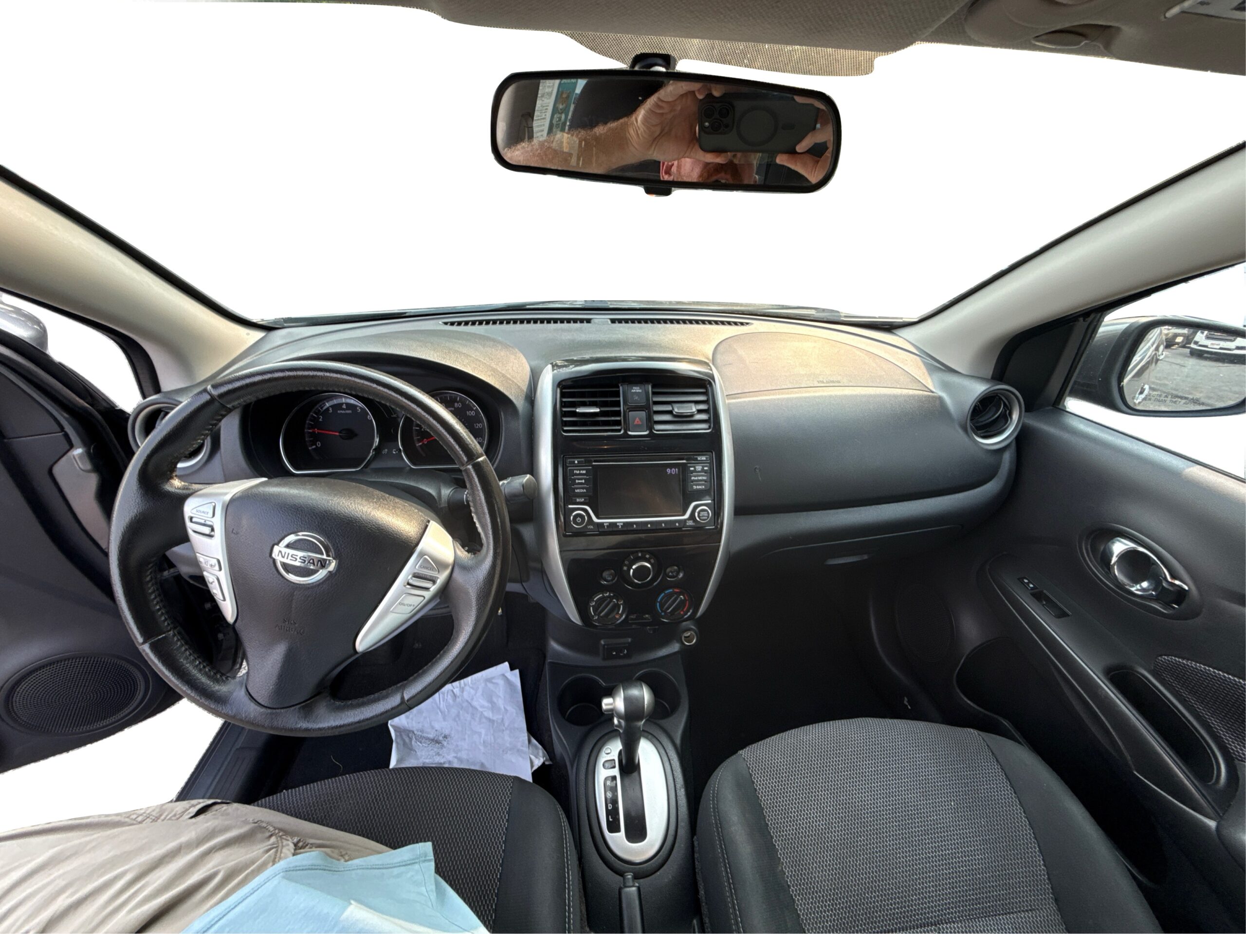2017 Nissan Versa Sedan SV - Photo 16